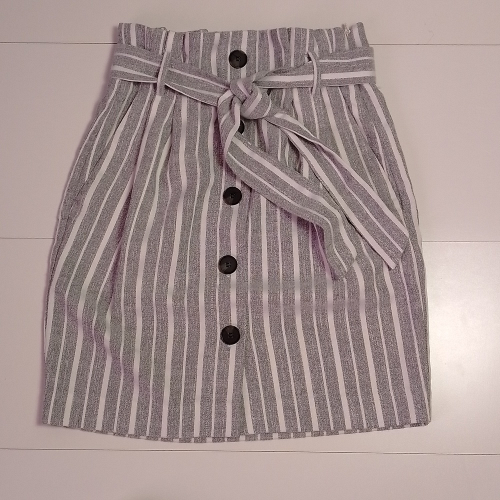 H&M high waisted  mini skirt striped grey white. Size 4.buttons + bow + pockets
